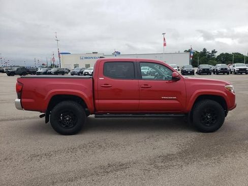 Used 2020 Toyota Tacoma SR5 AWD/4WD image 4