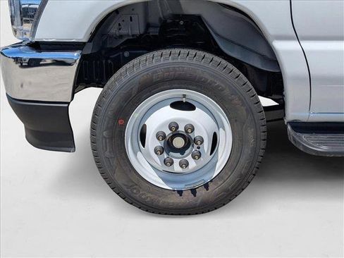 New 2026 Ford E-450 and Econoline 450 Super Duty w/ Power Equipment Group image 10