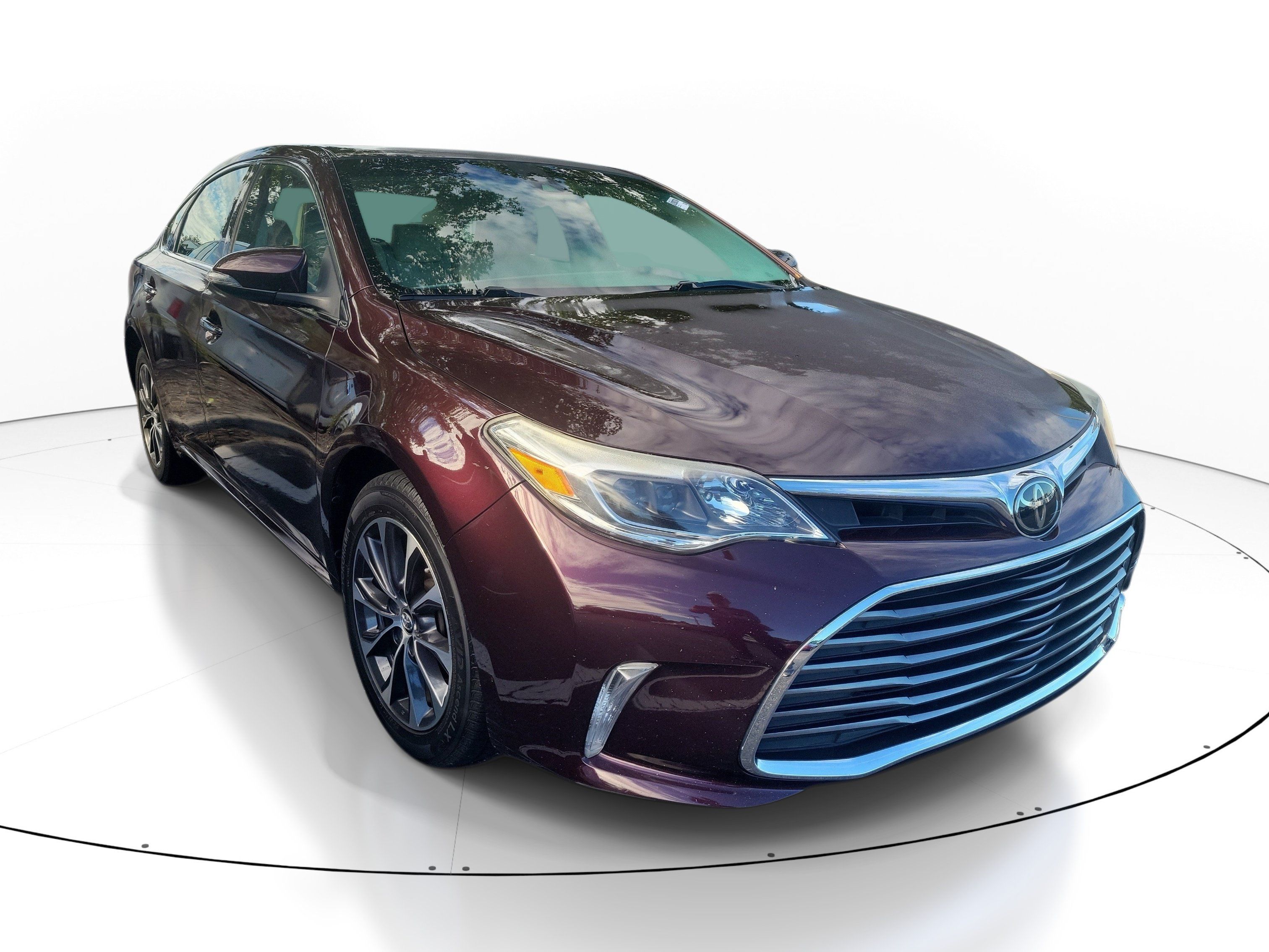 Used 2018 Toyota Avalon XLE Premium w/ All Weather Liner Package FWD image 2