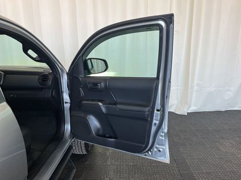 Used 2023 Toyota Tacoma TRD Off-Road image 18