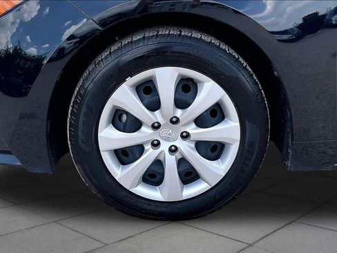 Used 2025 Toyota Corolla LE FWD image 11