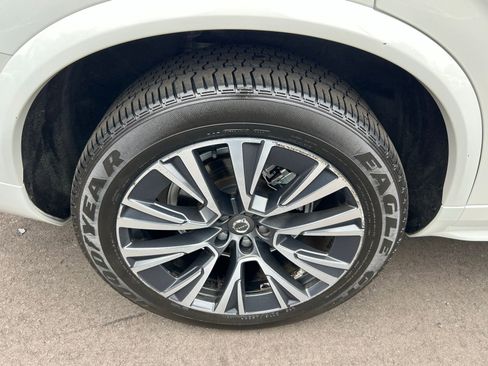 Used 2022 Volvo XC90 T5 Momentum image 15