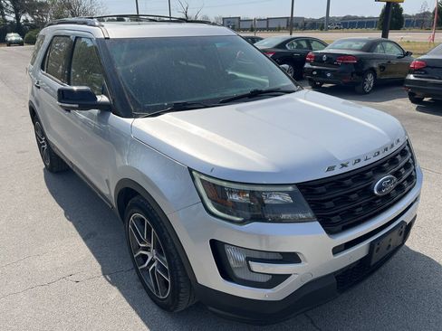 Used 2016 Ford Explorer Sport AWD/4WD image 4