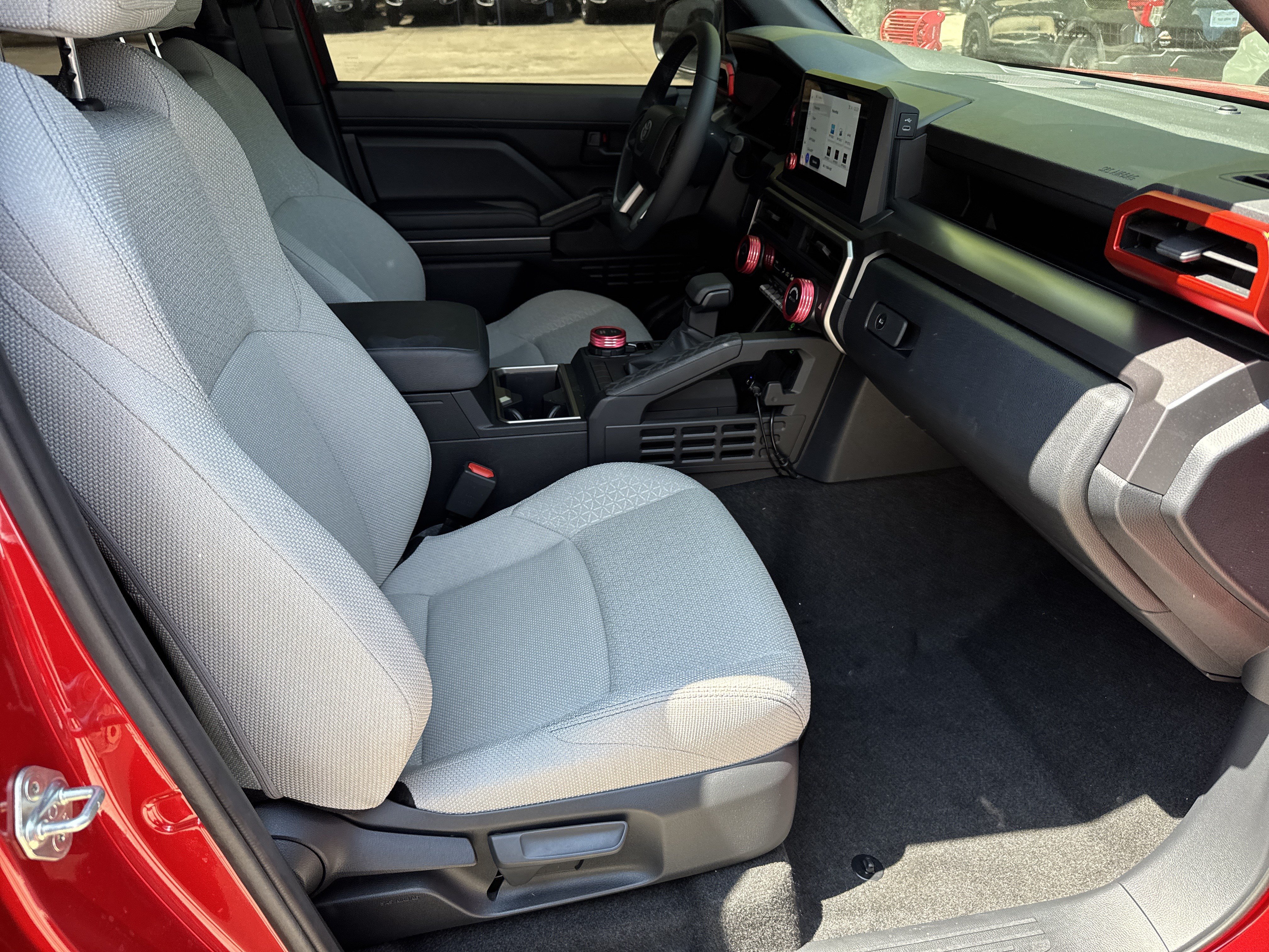 Used 2025 Toyota 4Runner SR5 AWD/4WD image 12