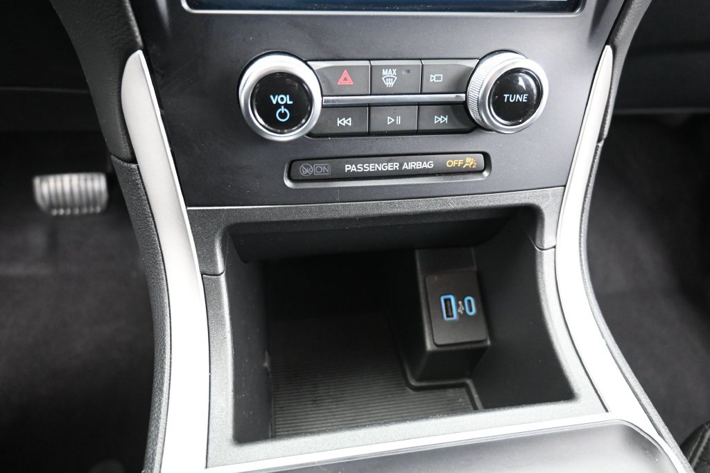 Used 2024 Ford Edge SE w/ Black Appearance Package AWD/4WD image 6