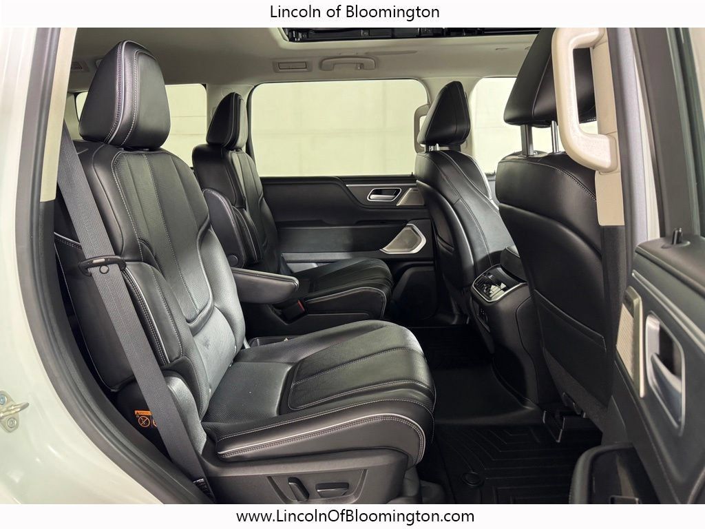 Used 2025 INFINITI QX80 Sensory AWD/4WD image 11