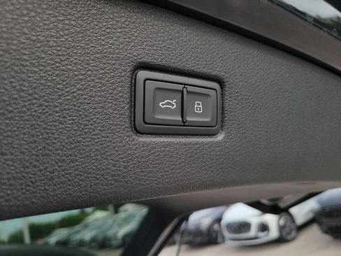 New 2026 Audi SQ7 Prestige AWD/4WD image 30