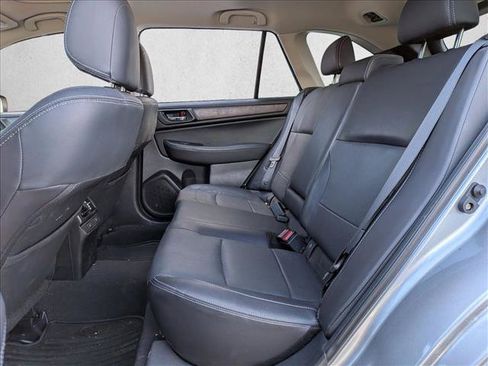 Used 2017 Subaru Outback 2.5i Limited AWD/4WD image 18