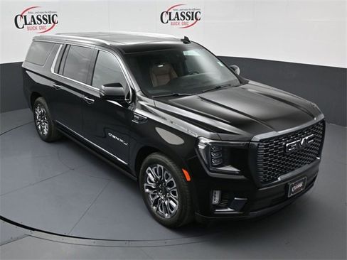 Used 2023 GMC Yukon XL Denali Ultimate image 15