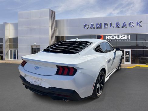 Used 2025 Ford Mustang Coupe RWD image 4