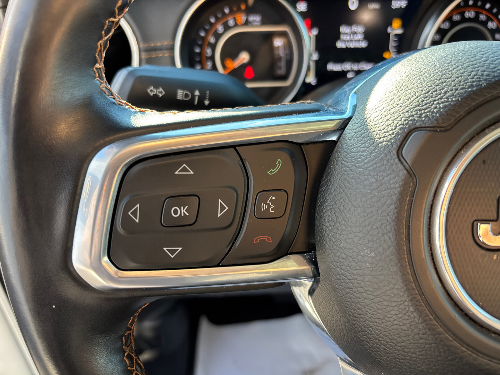Used 2022 Jeep Gladiator Overland AWD/4WD image 16