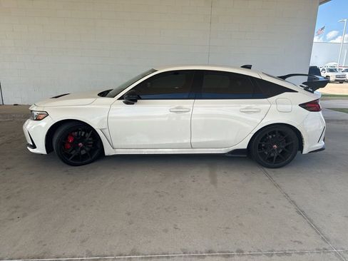 Used 2023 Honda Civic Type R image 6