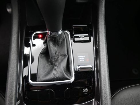 New 2026 Jeep Compass Latitude image 9