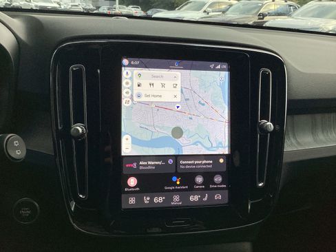 Certified 2026 Volvo XC40 B4 Core FWD image 27