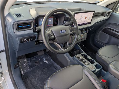 Used 2025 Ford Maverick Lobo image 12