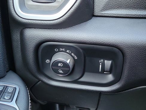 Used 2024 RAM 2500 Big Horn w/ Towing Technology Group image 12