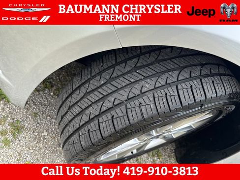 Used 2017 Ford Fusion SE FWD image 27