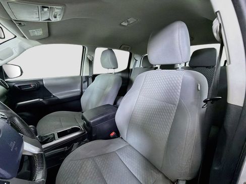 Used 2020 Toyota Tacoma SR5 RWD image 14