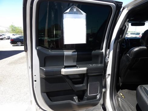 Used 2015 Ford F150 Lariat image 10