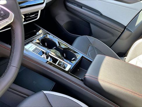 New 2026 Volkswagen Atlas Peak Edition image 23