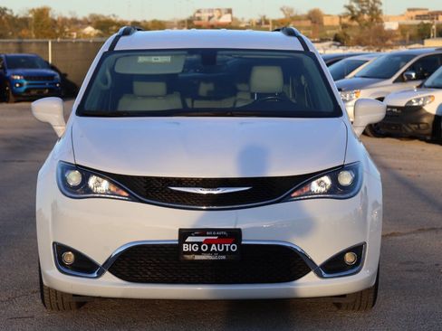 Used 2019 Chrysler Pacifica Touring-L image 5