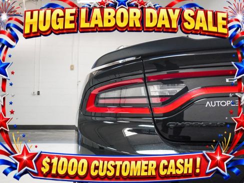 Used 2023 Dodge Charger Scat Pack w/ Technology Group RWD image 31