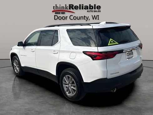 Used 2023 Chevrolet Traverse LT FWD image 2