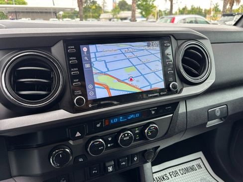 Used 2021 Toyota Tacoma TRD Off-Road w/ TRD Premium Off Road Package AWD/4WD image 18