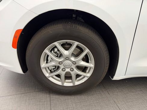 New 2026 Chrysler Pacifica Select FWD image 8