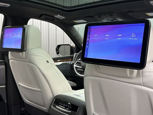 Used 2026 Cadillac Escalade Platinum Sport image 37