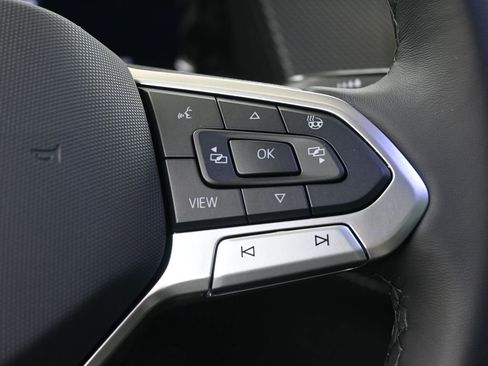 Used 2025 Volkswagen Atlas Cross Sport SEL Premium R-Line image 24