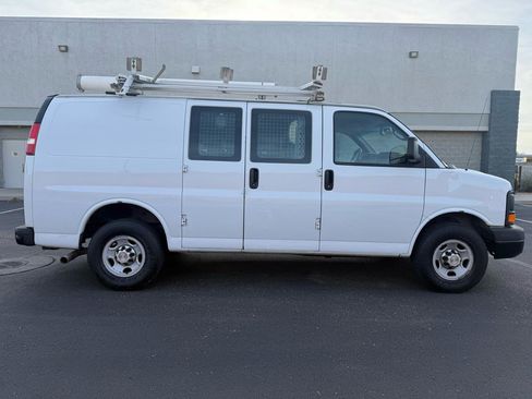 Used 2013 Chevrolet Express 2500 image 2