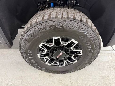 New 2026 GMC Sierra 2500 AT4X AWD/4WD image 4