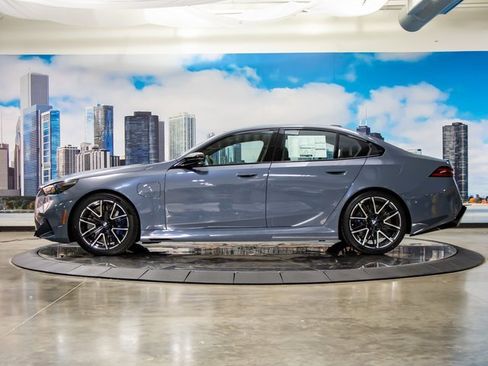 New 2026 BMW M5 w/ Executive Package image 6