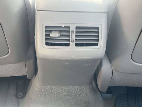 Used 2010 Toyota Camry Hybrid w/ Upgrade Pkg FWD image 17