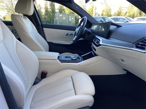 Certified 2023 BMW 330i xDrive Sedan w/ Convenience Package image 29