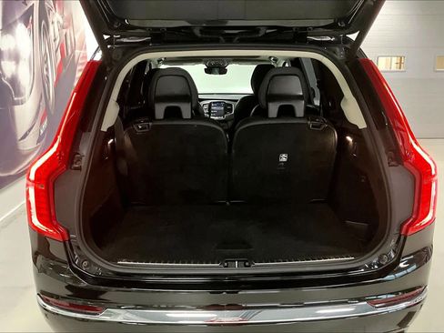 Used 2024 Volvo XC90 B6 Plus image 18