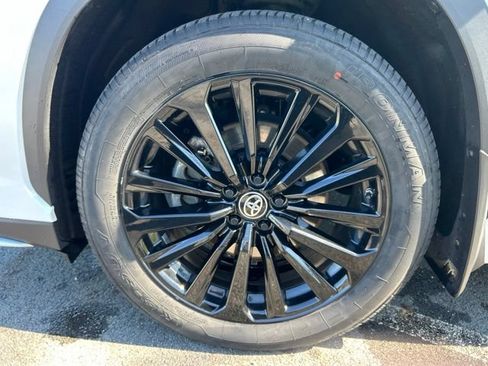Used 2023 Toyota Highlander XSE FWD image 36
