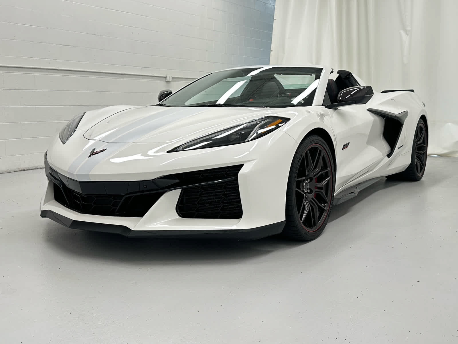 Used 2023 Chevrolet Corvette Z06 RWD image 4