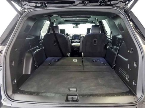 Used 2023 Chevrolet Traverse RS AWD/4WD image 35