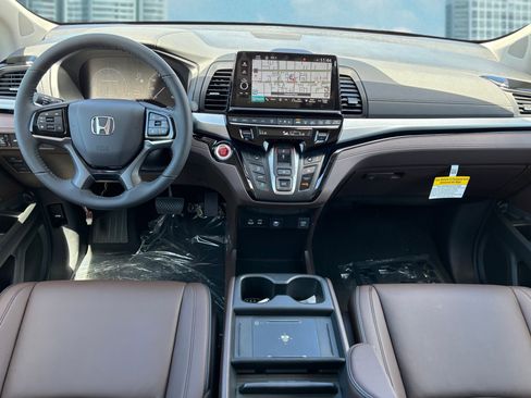 New 2025 Honda Odyssey Touring image 19