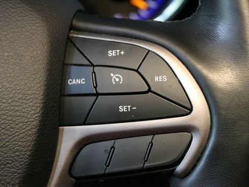 Used 2021 Jeep Grand Cherokee Altitude AWD/4WD image 22