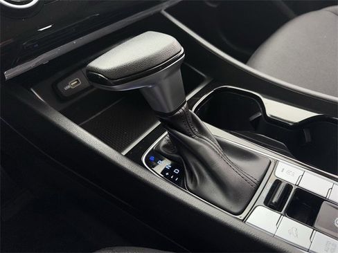 Used 2024 Hyundai Tucson SE image 18