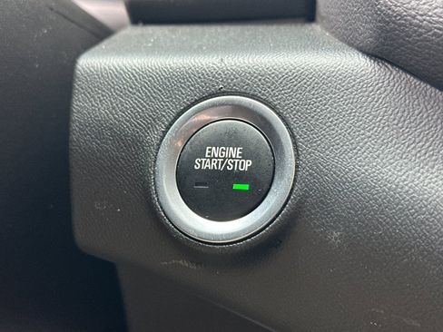 Used 2024 GMC Terrain SLE image 21