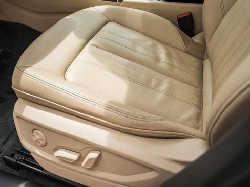 Used 2019 Audi Q5 2.0T Premium w/ Convenience Package image 36