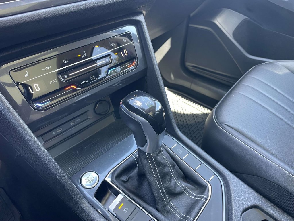 Certified 2022 Volkswagen Tiguan SE FWD image 29