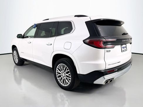 Used 2024 GMC Acadia Denali image 5