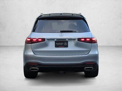 New 2026 Mercedes-Benz GLS 580 4MATIC image 8