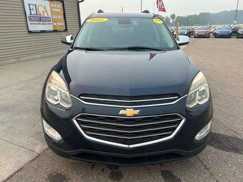 Used 2017 Chevrolet Equinox Premier w/ Enhanced Convenience Package FWD image 2
