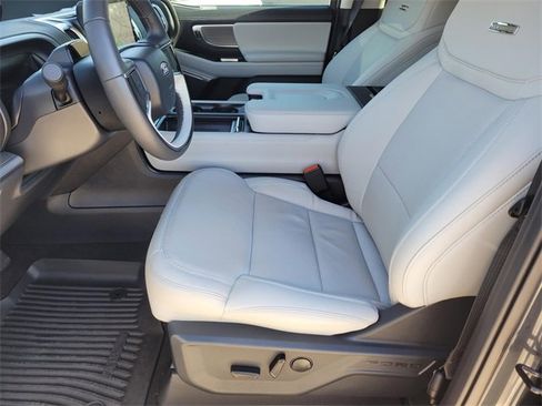 New 2025 Ford Expedition Platinum w/ Driver's Package image 9